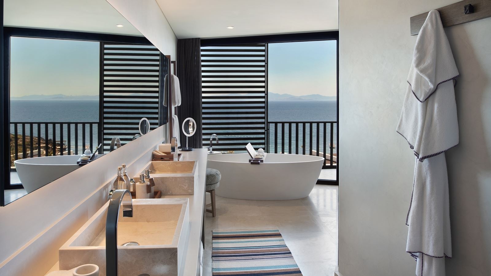 rooms-deluxe-sea-view