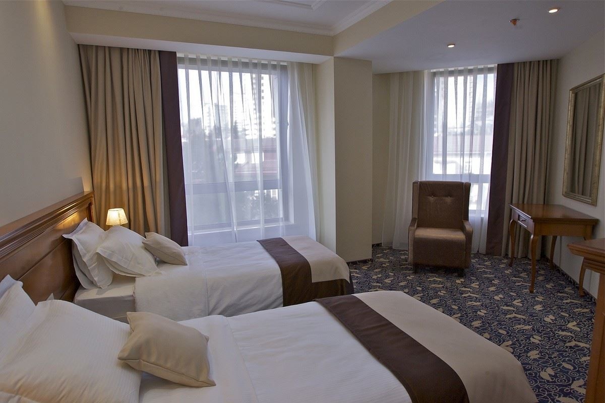 rooms-suite-family-balcony