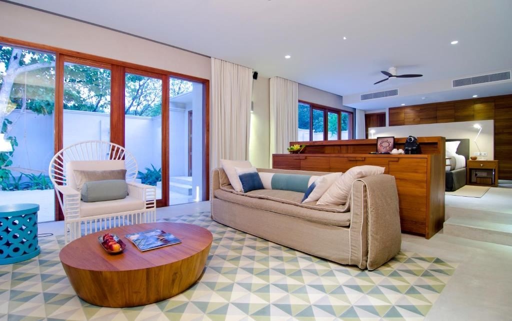 rooms-beach-pool-villa