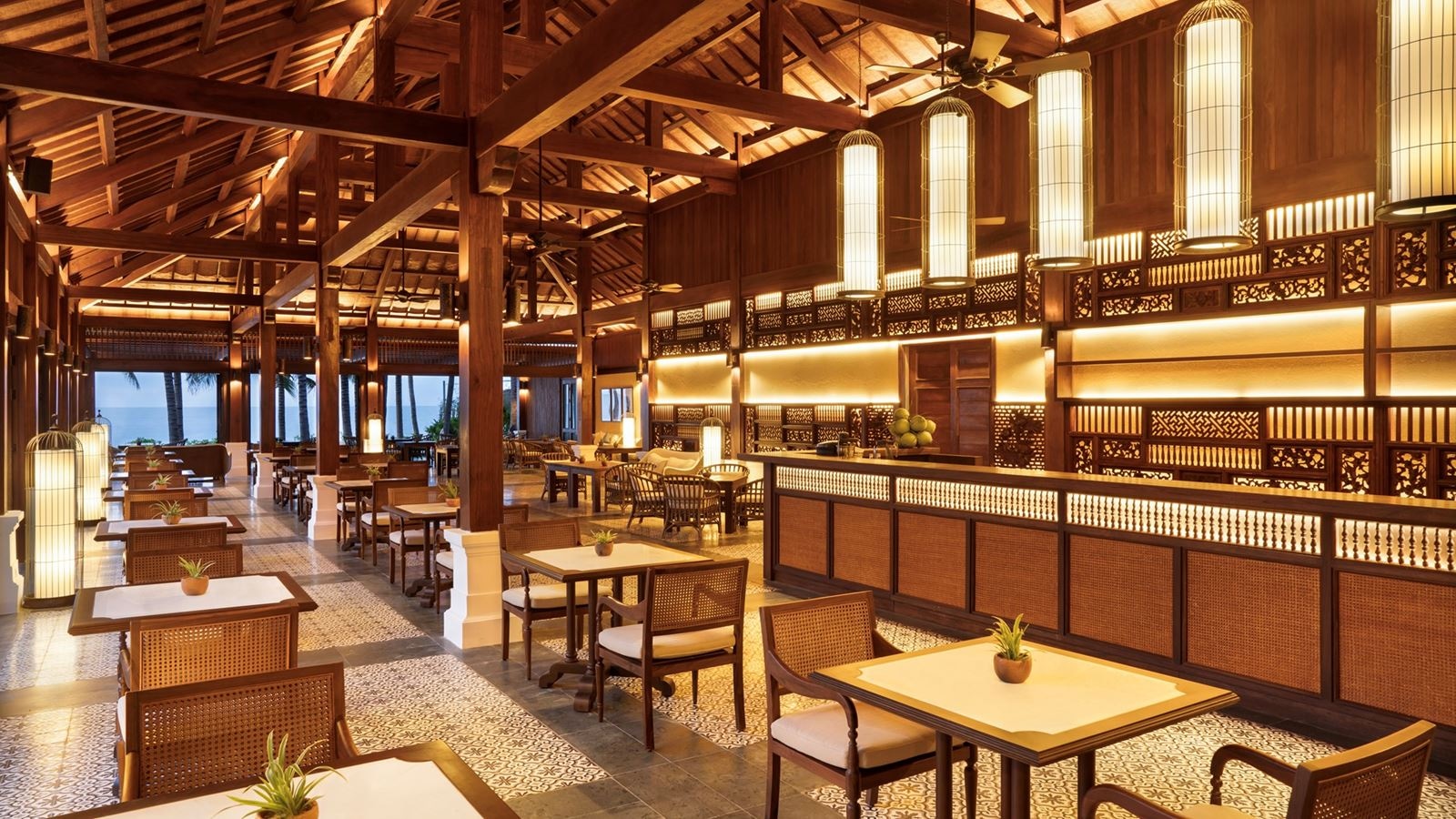 restaurants-lang-viet-pool