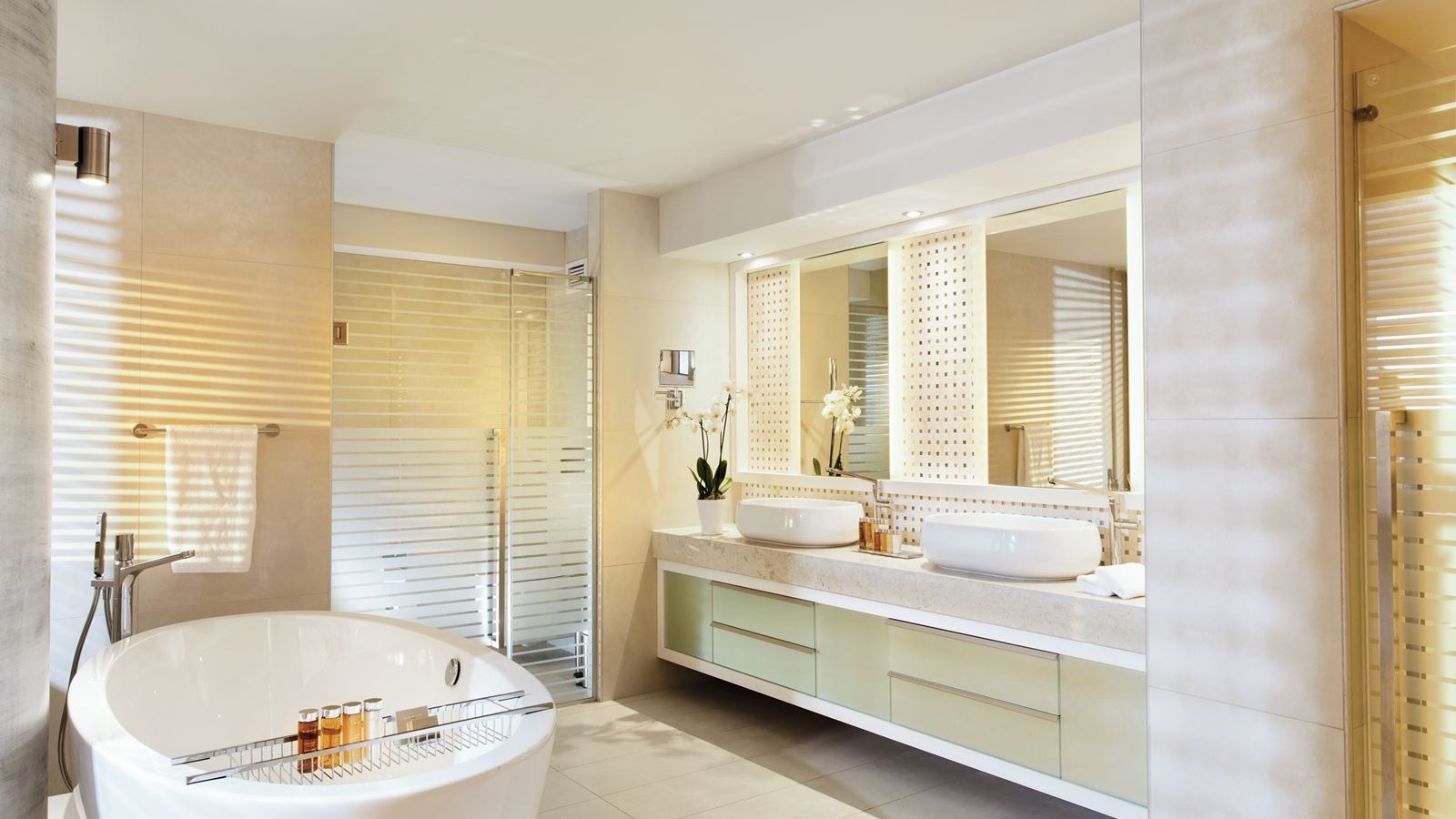 rooms-two-bedroom-bungalow-suite-private-garden-sea-view