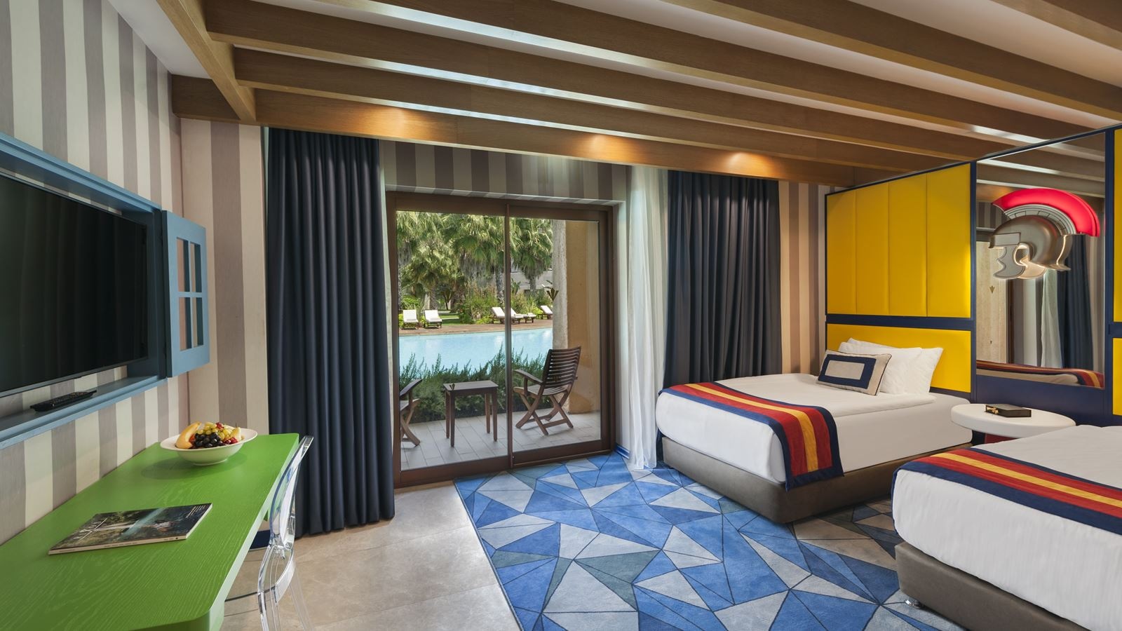 rooms-legendary-suite-swim-up