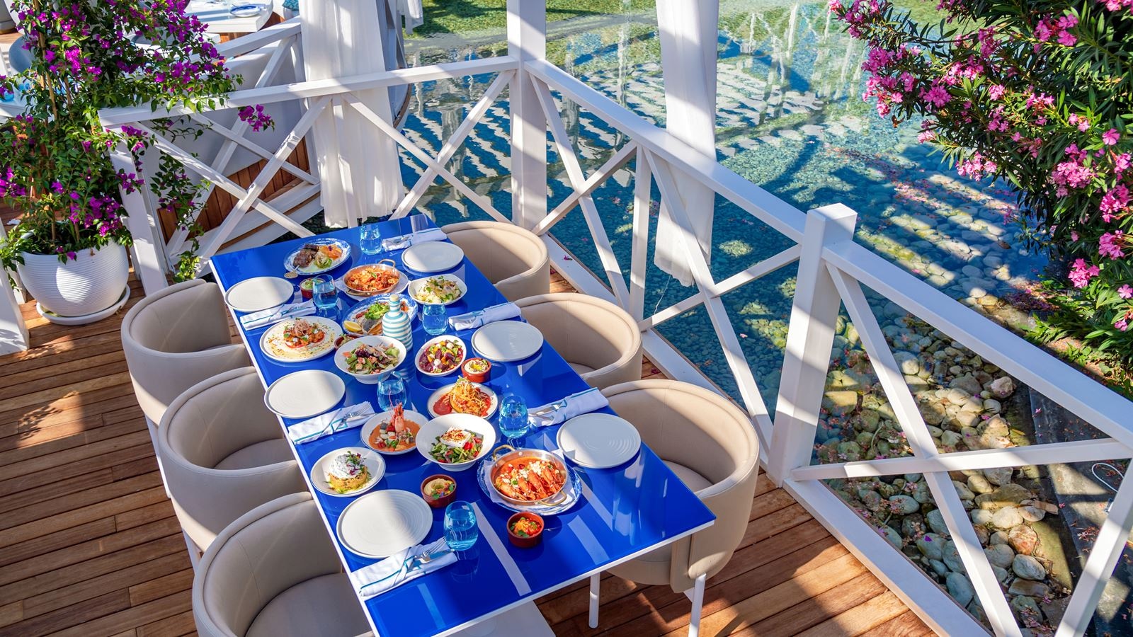 restaurants-mykorini