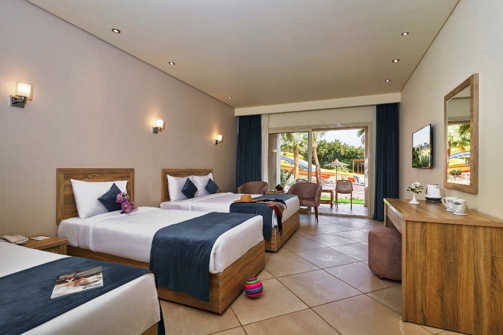 rooms-grand-king-quadruple-room