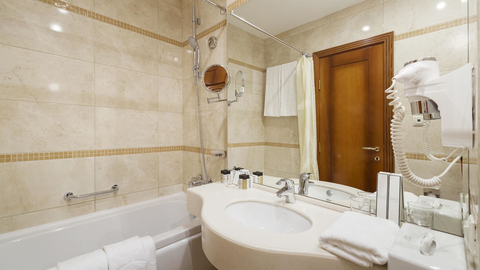 rooms-standart-twin-balcony