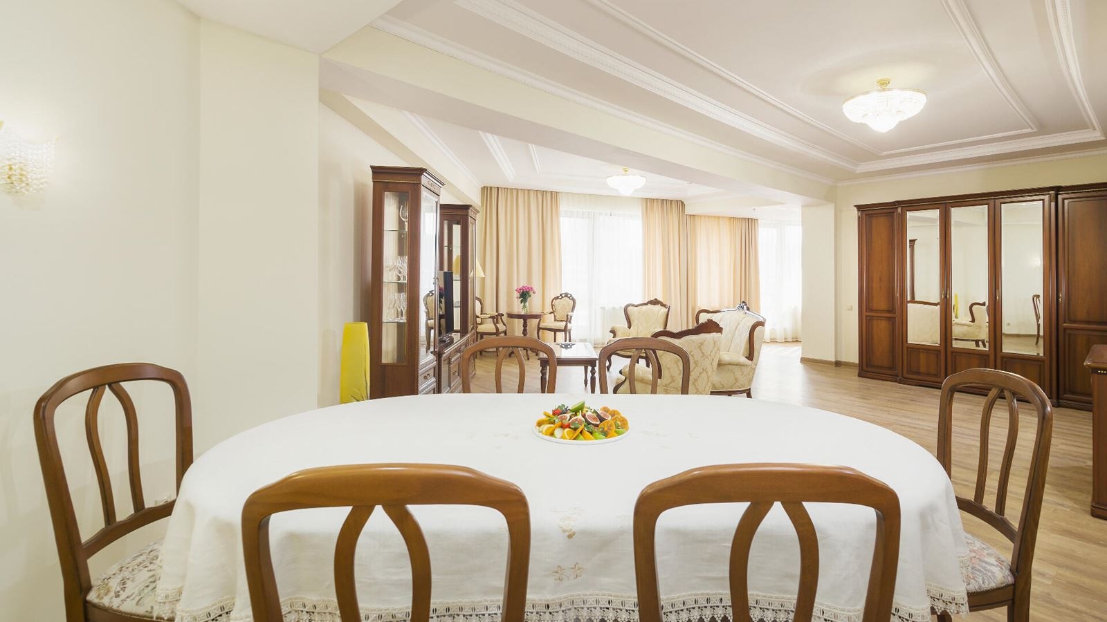 rooms-apartment-balcony