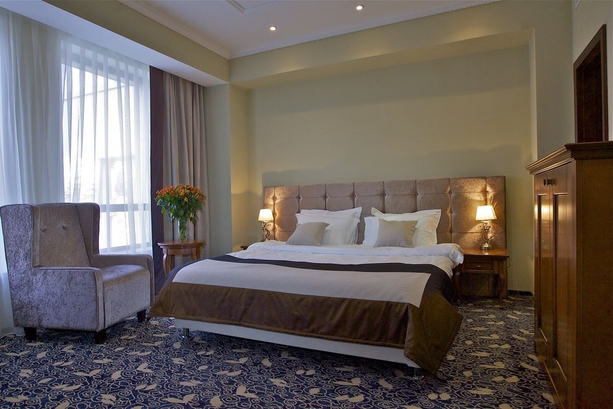 rooms-suite-family-balcony