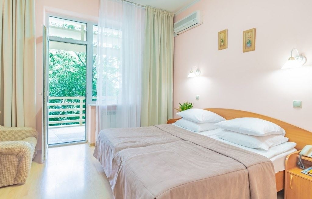 rooms-2seater-east-wing-of-building-1