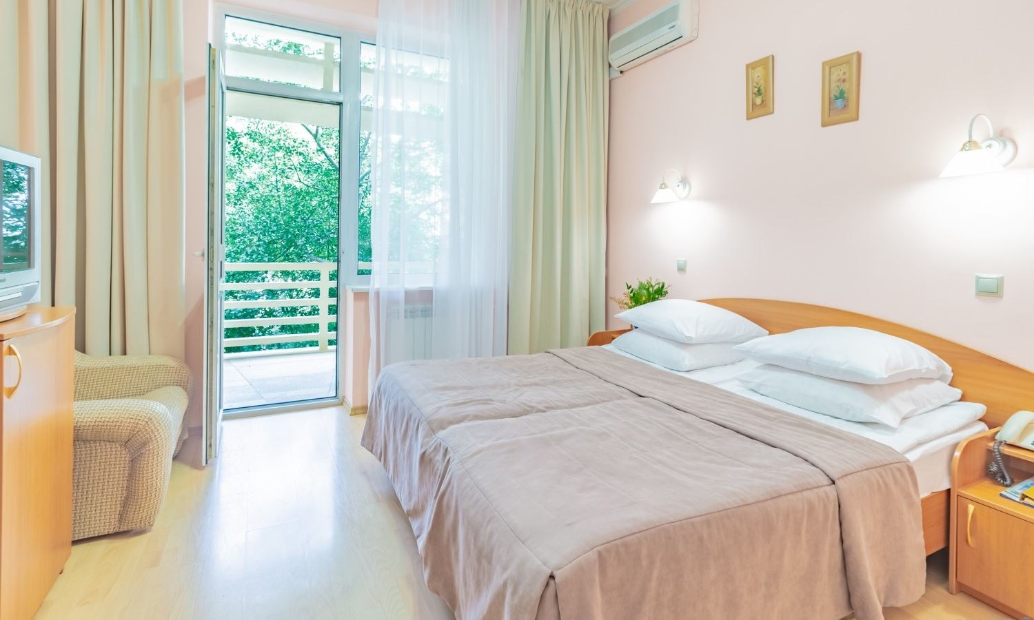 rooms-double-1st-floor-building-1