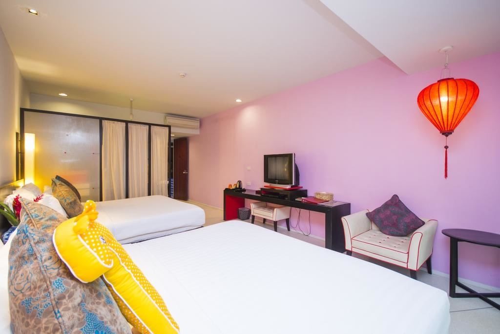 rooms-superior-family-room