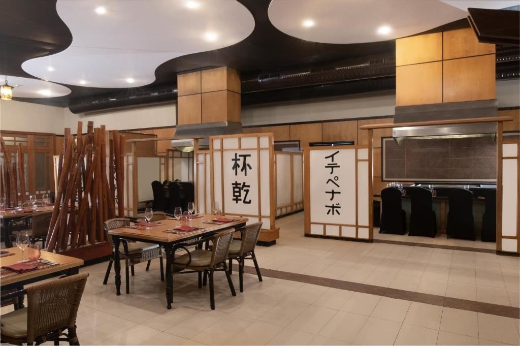 restaurants-restaurants