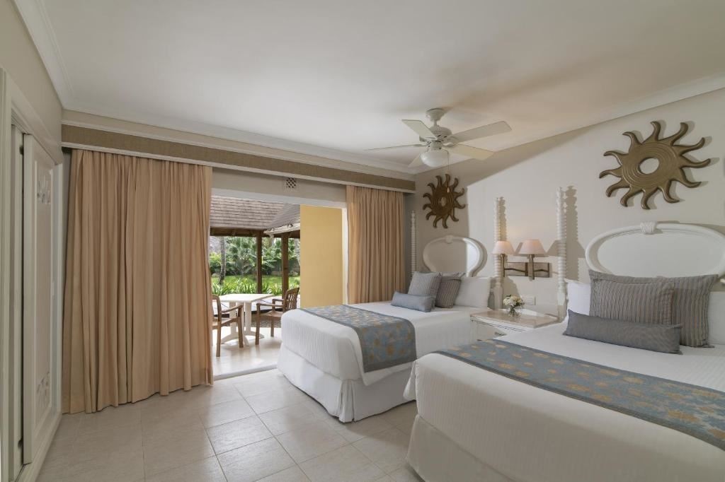 rooms-club-two-bedrooms-suite-tropical-or-partial-ocean-view