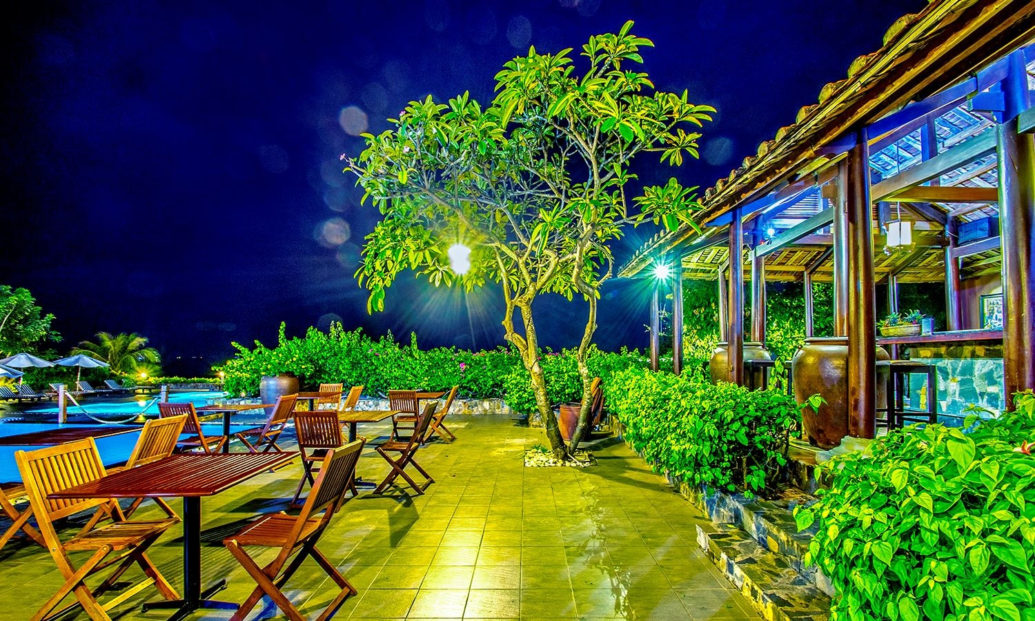 bars-laguna-pool-bar