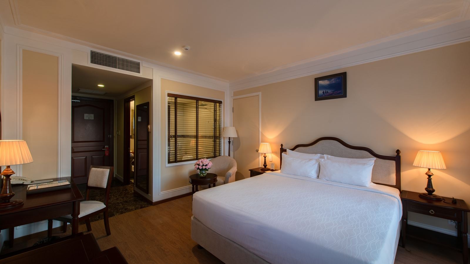 rooms-grand-deluxe-with-balcony