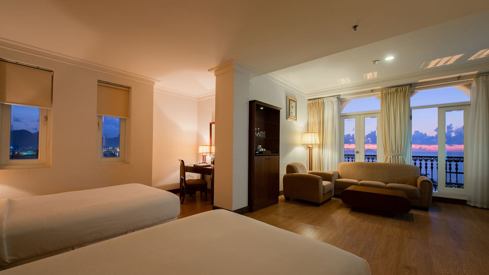 rooms-premium-deluxe-with-balcony