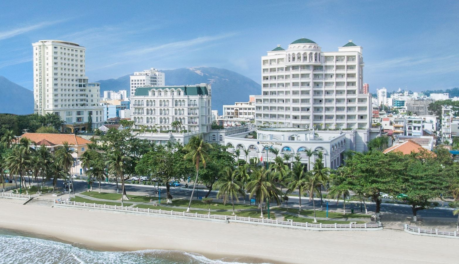 rooms-grand-deluxe-with-balcony-child-without-extra-bed