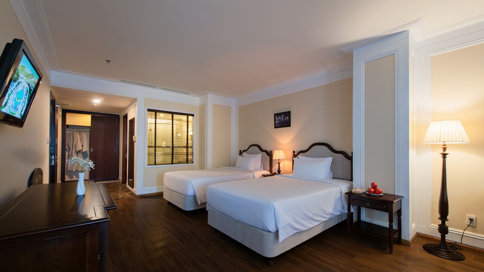 rooms-grand-deluxe-with-balcony-child-without-extra-bed