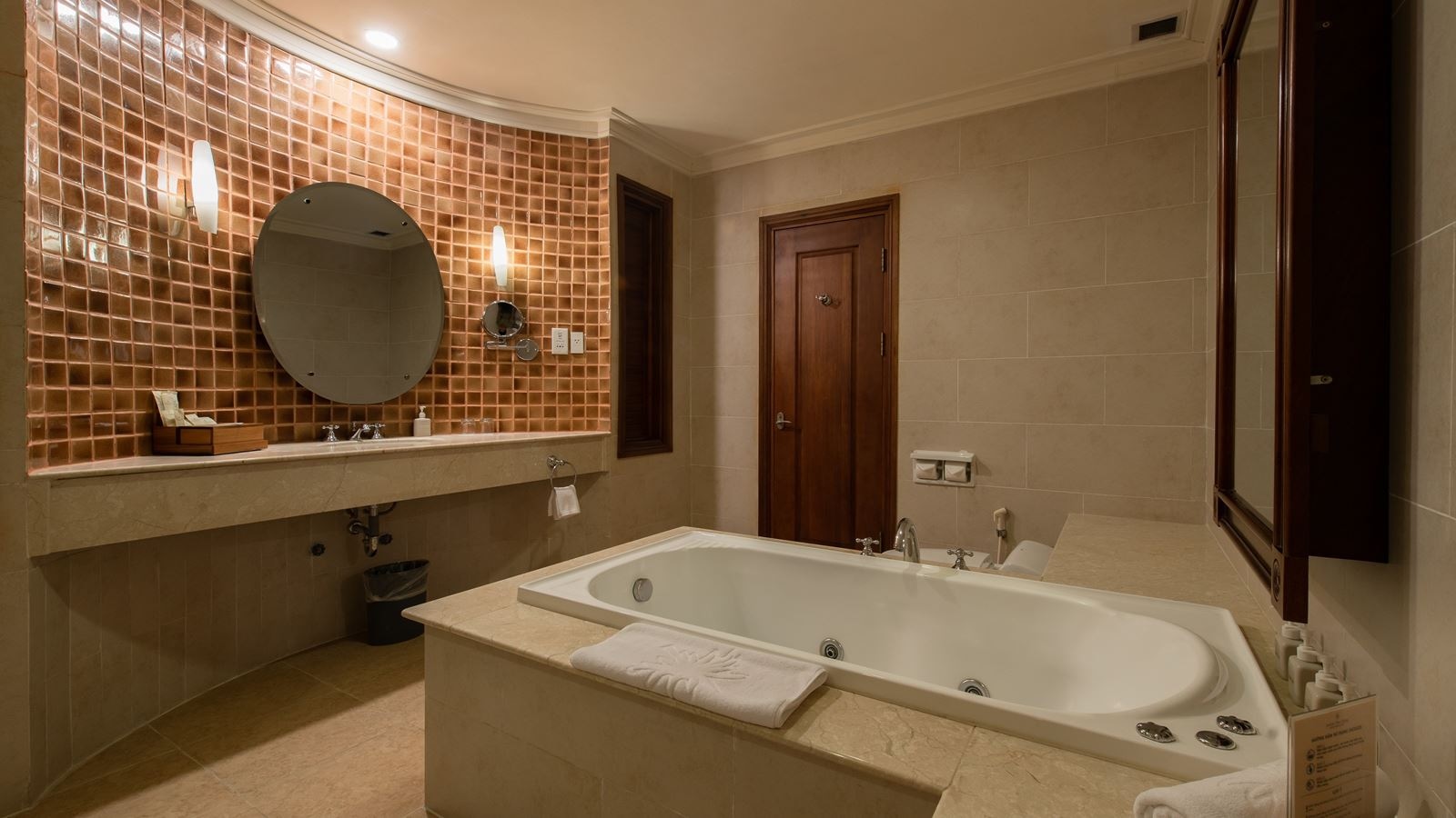 rooms-premium-deluxe-with-balcony-child-without-extra-bed