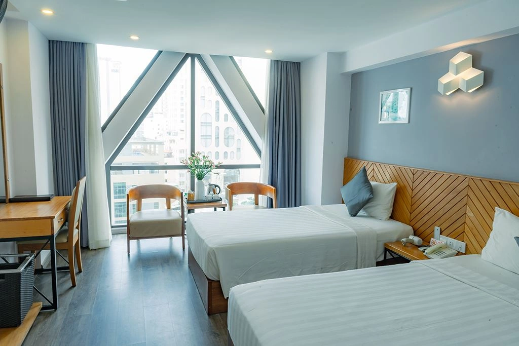 rooms-deluxe-city-view