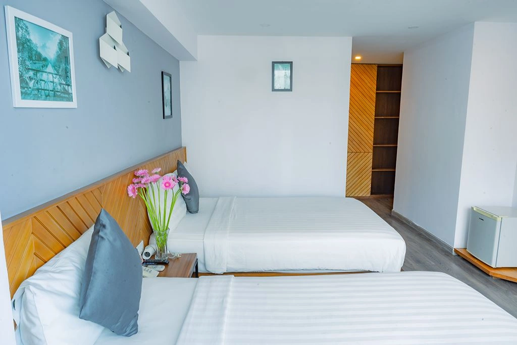 rooms-deluxe-partial-sea-view