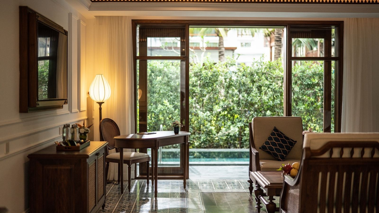 rooms-private-pool-suite