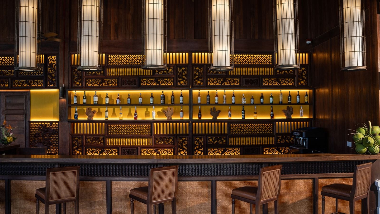 restaurants-lang-viet-pool